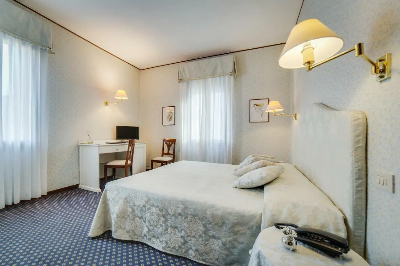 Hotel La Meridiana Venedigs Lido 3*,  Italien